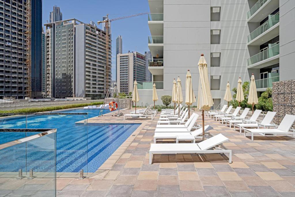 Апартаменты Brand New 1Br- Business Bay - Burj Khalifa View Дубай Экстерьер фото
